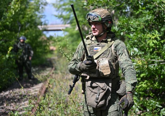 Russia Ukraine Military Operation Signals Unit
