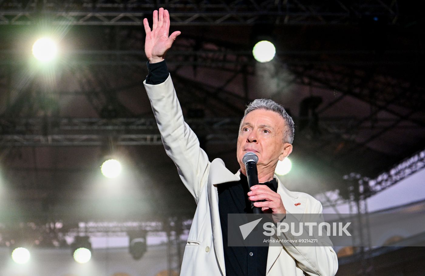 Russia Entertainment Pupo