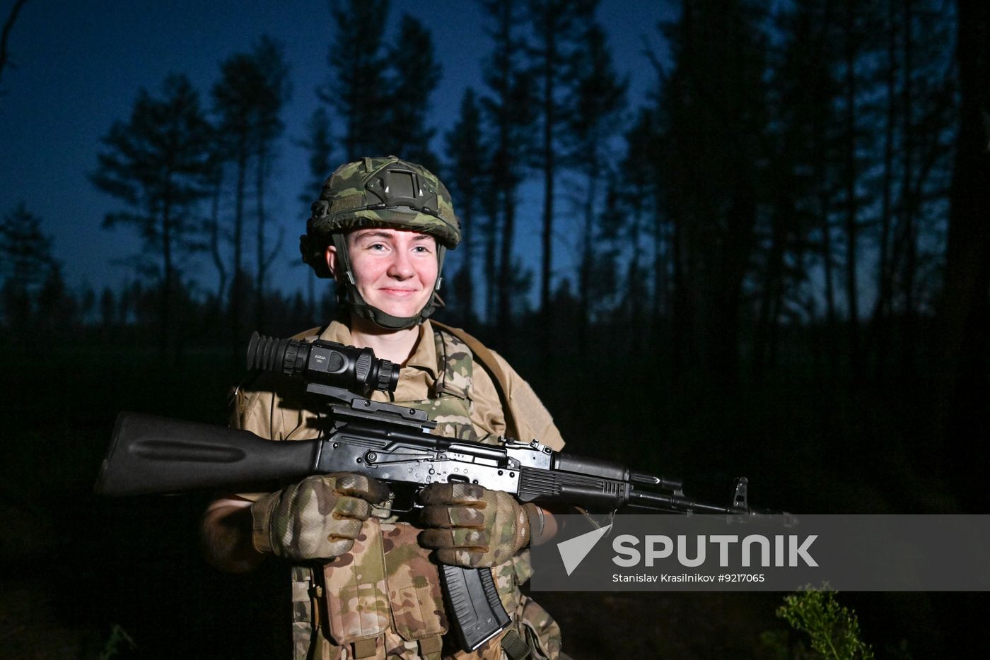 Russia Ukraine Military Operation Female Fighter