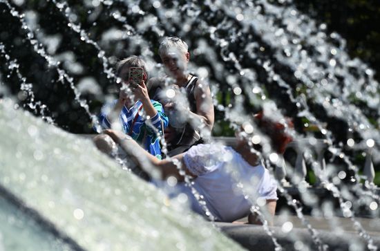 Russia Fountain Repair