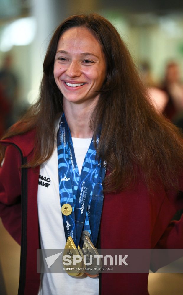 Russia European Aquatics Championships Team Arrival