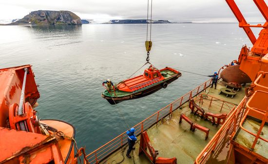 Russia North Pole Icebreaker Expedition