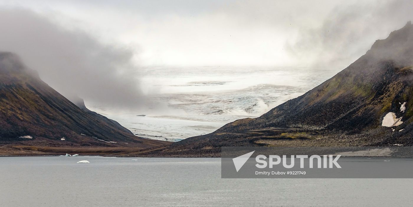 Russia North Pole Icebreaker Expedition