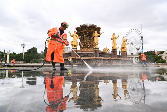 Russia Fountain Season