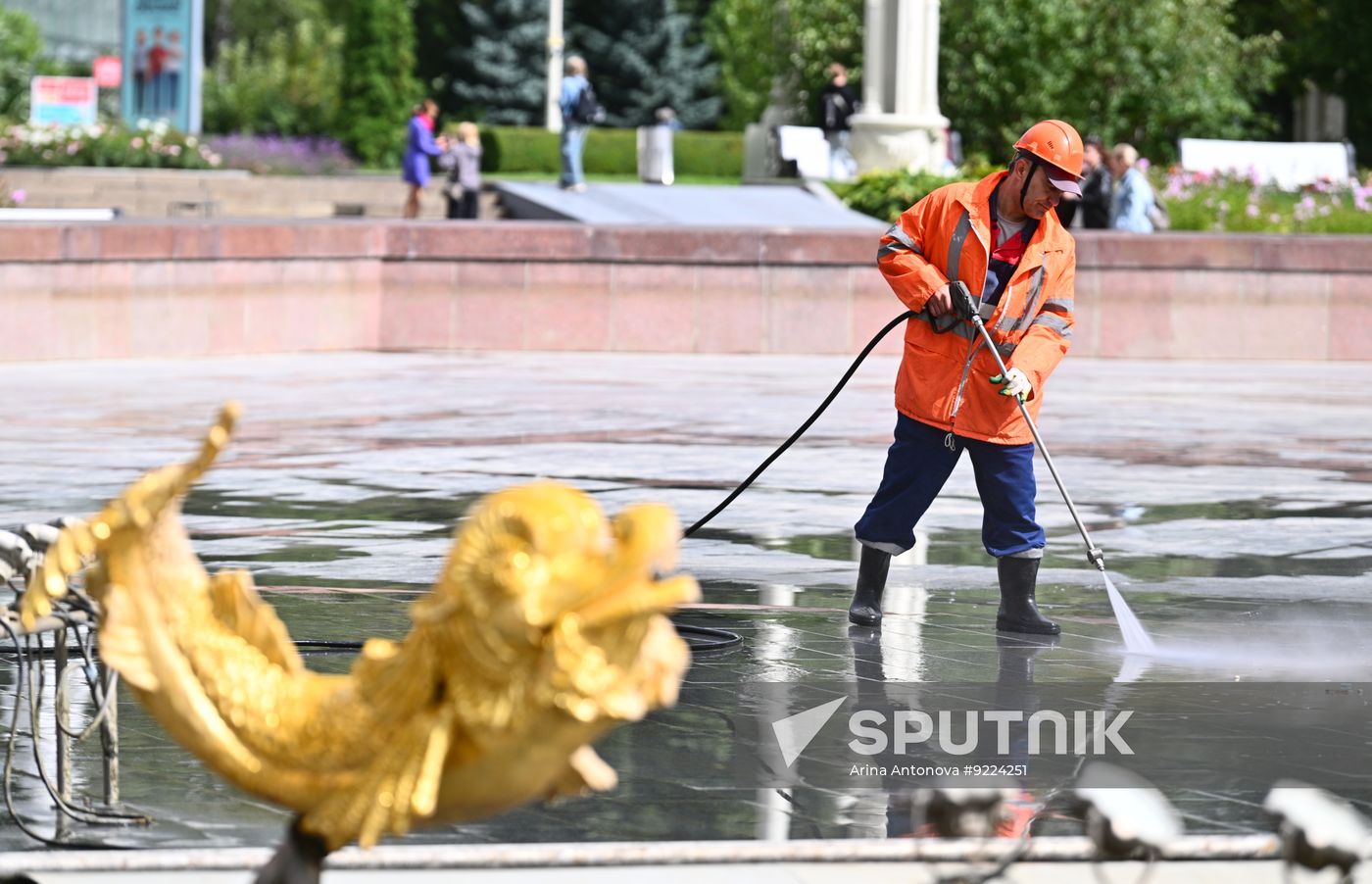 Russia Fountain Season