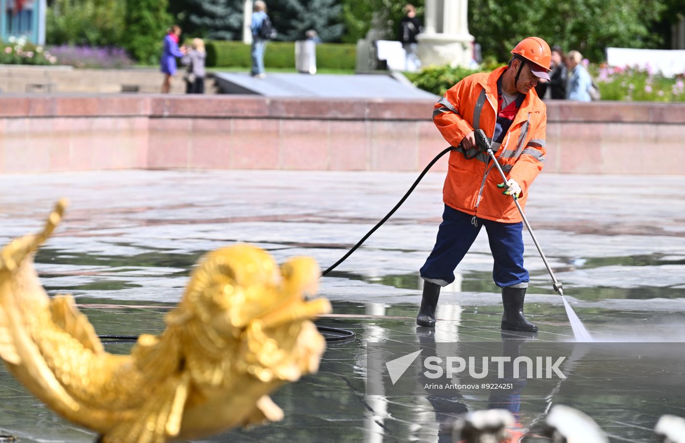 Russia Fountain Season