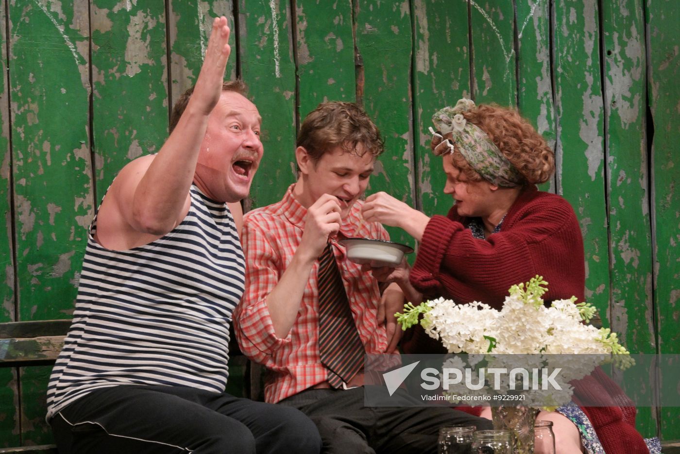 Russia Theatre Star Hour Local Time
