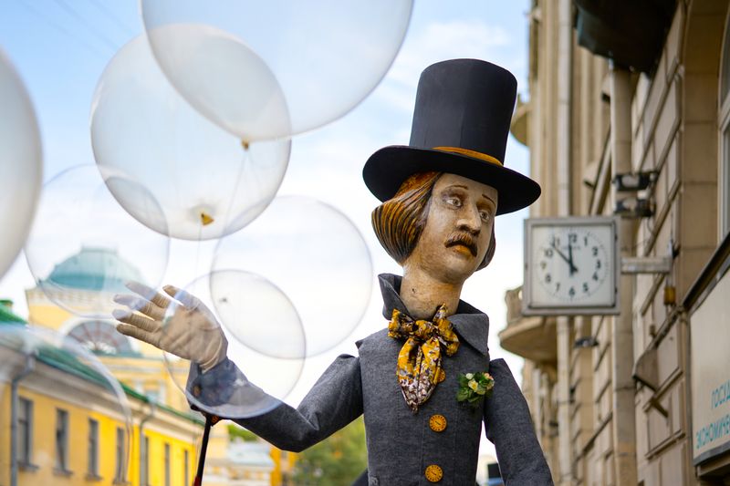 Russia Giant Puppets Walk