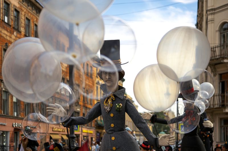 Russia Giant Puppets Walk