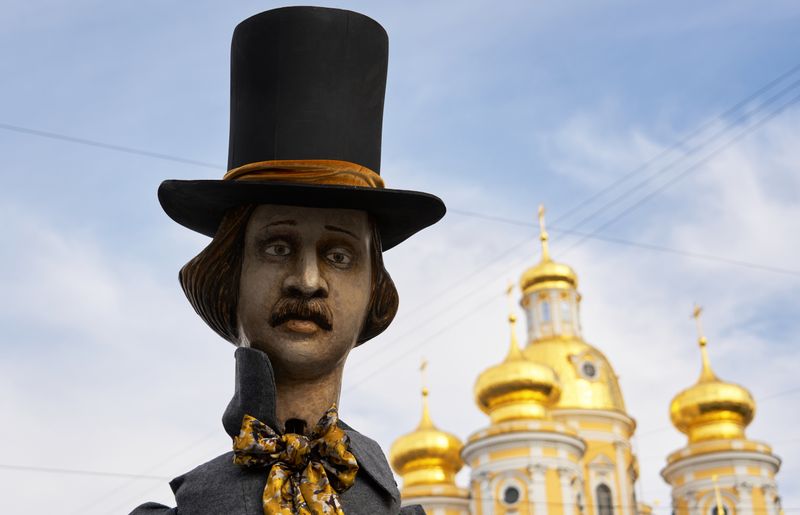 Russia Giant Puppets Walk