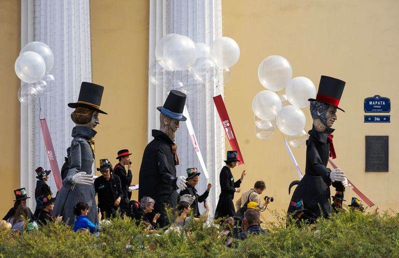 Russia Giant Puppets Walk