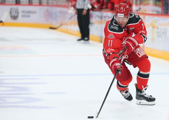 Russia Ice Hockey Kontinental League Avtomobilist - Dynamo
