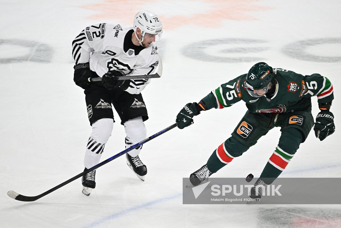 Russia Ice Hockey Kontinental League Ak Bars - Traktor