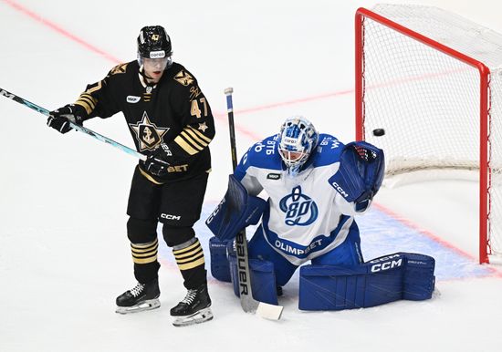Russia Ice Hockey Kontinental League Admiral - Dynamo