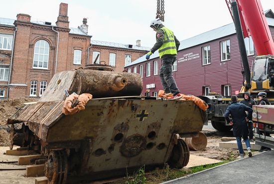 Russia WWII German Tank Discovery