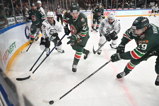 Russia Ice Hockey Kontinental League Ak Bars - Traktor