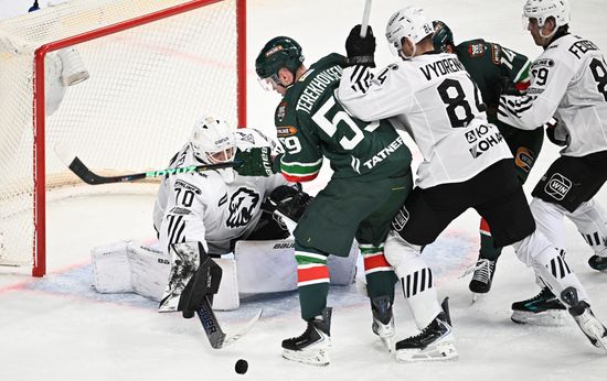 Russia Ice Hockey Kontinental League Ak Bars - Traktor
