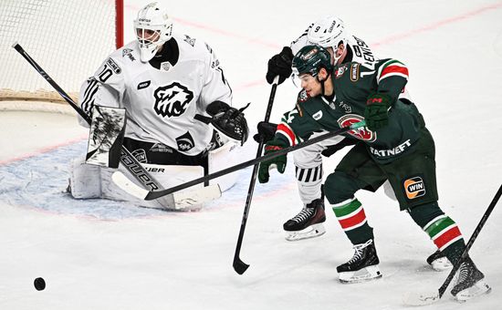 Russia Ice Hockey Kontinental League Ak Bars - Traktor