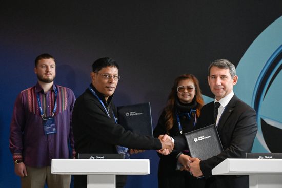 The 2nd Global Digital Forum. The ceremony to sign a Memorandum on Accession to the State Digital Sovereignty Index of the ANO Center for Global IT-Cooperation (Russia) and on Cooperation for Its Development with Regenerative Futures S/B (Malaysia). From left, foreground: Rama Prasad Varanasi, Chief Executive Officer, Regenerative Futures (Malaysia), Vadim Glushchenko, Director, ANO Center for Global IT Cooperation (Russia). Location: Russia, Moscow. Author: Maksim Blinov/Sputnik. Global Digital Forum 2026. Signing ceremonies