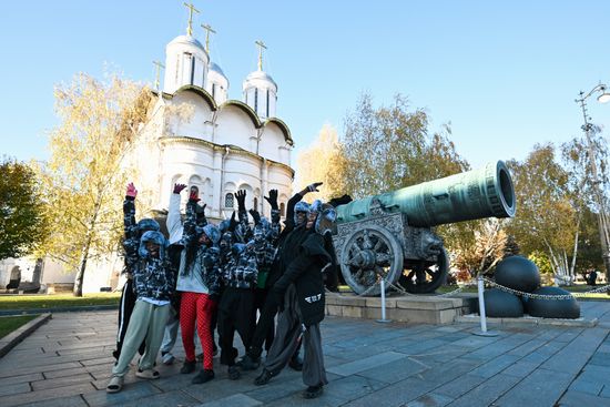 Participants in the Russia-Africa Media Forum during a walking tour in Moscow. Location: Russia, Moscow. Author: Pelagiya Tikhonova/Sputnik. Walking tour for Russia-Africa Media Forum participants