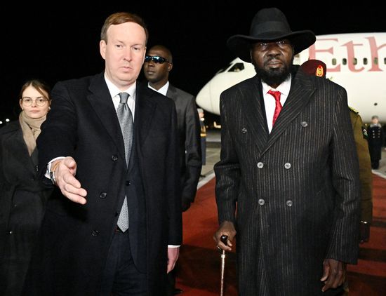 President of South Sudan Salva Kiir Mayardit arrives in Moscow for the 3rd Russia-Africa Summit and Forum. Left: Director of the Department of State Protocol of the Russian Foreign Ministry Igor Bogdashev. Location: Russia, Moscow. Author: Sergey Bobylev/Sputnik. President of South Sudan Salva Kiir Mayardit arrives in Moscow