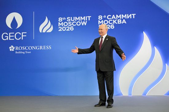 President of Russia Vladimir Putin at the official welcoming ceremony for the heads of delegations participating in the 8th summit of the Gas Exporting Countries Forum in Moscow. Location: Russia, Moscow. Author: Yuri Kochetkov/Sputnik. President of Russia Vladimir Putin welcomes heads of GECF delegations