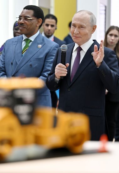Russian President Vladimir Putin, together with African leaders, tours the Platform for Sovereign Development: Advanced Russian Solutions in Key Economic and Social Sectors exhibition, held on the sidelines of the Russia–Africa Economic and Humanitarian Forum in Moscow. Location: Russia, Moscow. Author: Yuri Kochetkov/Sputnik. President Vladimir Putin visits exhibition of advanced Russian solutions at the Russia-Africa Forum