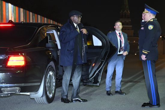 President of the Democratic Republic of the Congo Felix Antoine Tshisekedi Tshilombo arrives at the Kremlin for the formal reception in honor of the heads of delegation at the 3rd Russia-Africa Summit. Location: Russia, Moscow. Author: Kirill Zykov/Sputnik. President Vladimir Putin officially greets heads of delegation at Russia-Africa Summit