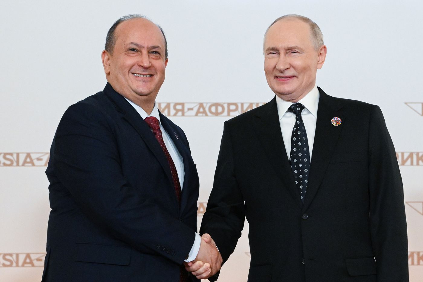 President Vladimir Putin officially greets heads of delegation at Russia-Africa Summit