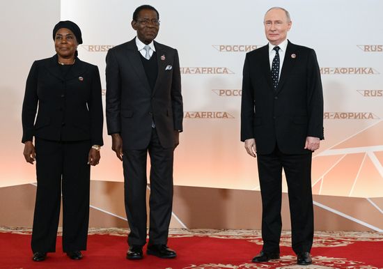 President Vladimir Putin officially greets heads of delegation at Russia-Africa Summit