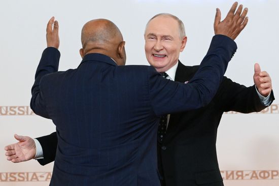 President Vladimir Putin officially greets heads of delegation at Russia-Africa Summit
