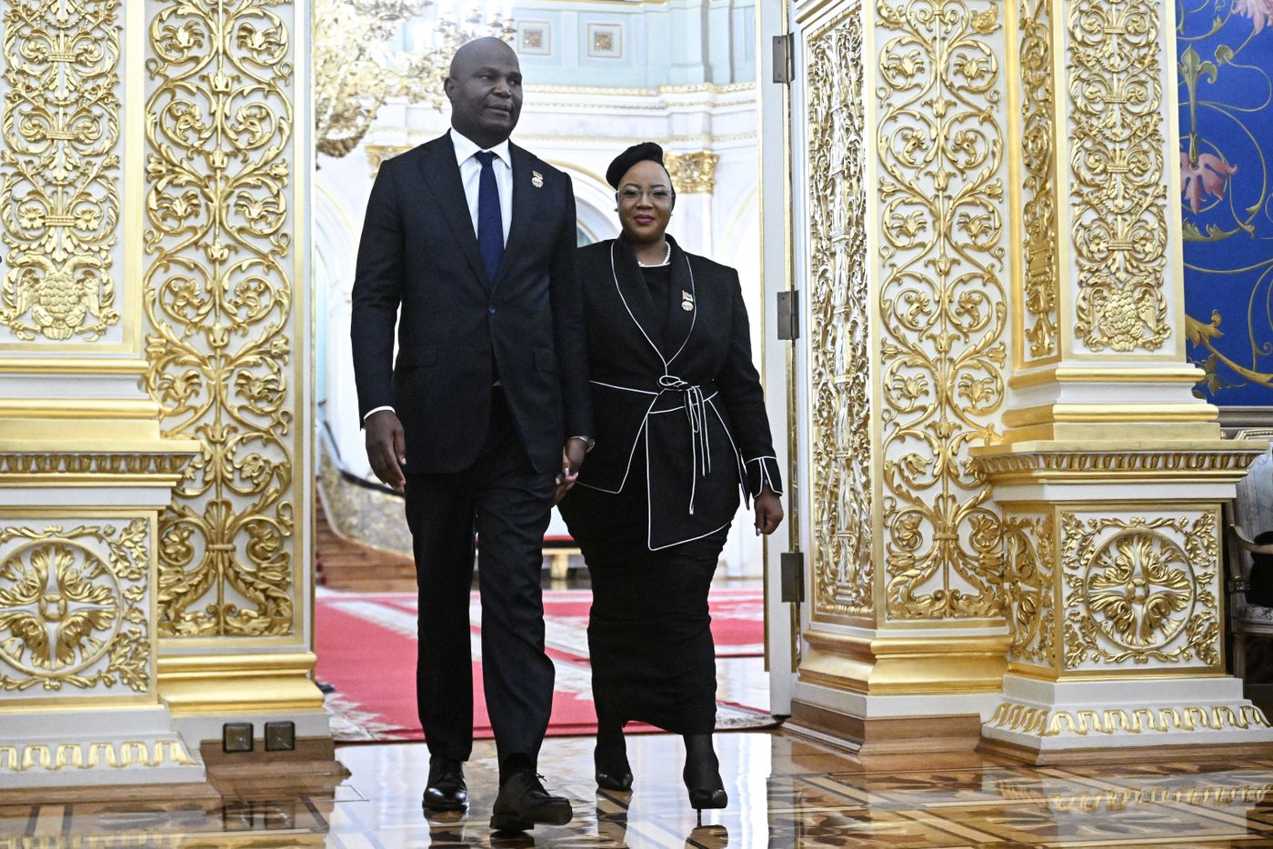 President Vladimir Putin officially greets heads of delegation at Russia-Africa Summit