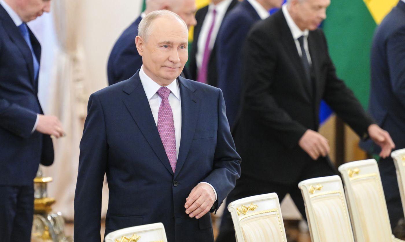 President of Russia Vladimir Putin meets with President of the Republic of Ghana John Dramani Mahama