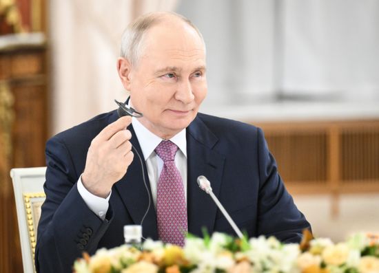 Russian President Vladimir Putin during a meeting with President of the Republic of South Sudan Salva Kiir held on the sidelines of the 3rd Russia-Africa Summit and Forum in Moscow. Location: Russia, Moscow. Author: Vladimir Astapkovich/Sputnik. Russian President Vladimir Putin meets with President of the Republic of South Sudan Salva Kiir